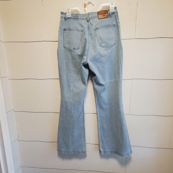 Lafei Nier Light Wash Star Embroidery Details Women's Jeans. Flare. - Picture 7 of 7